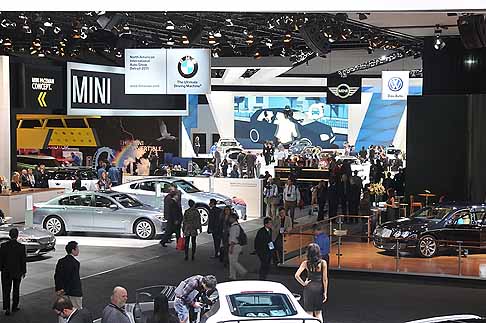 Stand - Salone dell'auto di Detroit foto panoramica